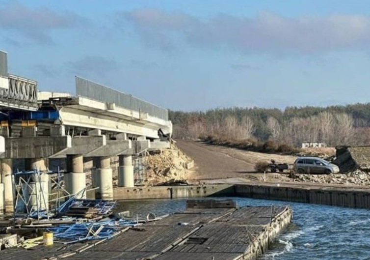 Шість бомб по Печенізькій греблі: експерт пояснив, чи є ризик повторення Каховської катастрофи Шість бомб по Печенізькій греблі: експерт пояснив, чи є ризик повторення Каховської катастрофи